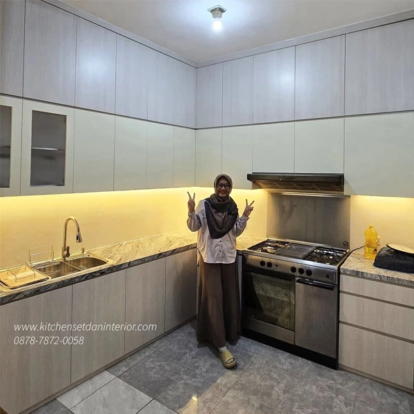 Kitchen set proyek Ibu Melly di Pamulang