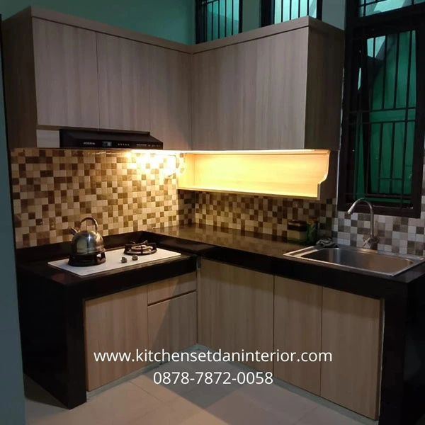 Kitchen set proyek Ibu Ratna di Pamulang